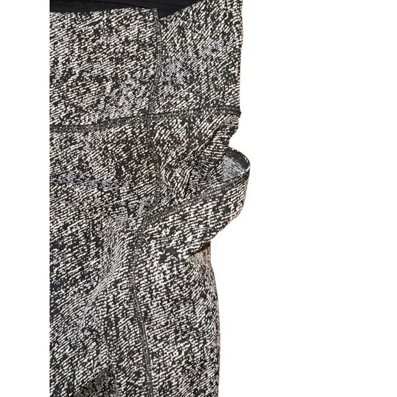 Lululemon High-Waisted Leggings Womens M Black & White Pattern - Picture 7 of 9